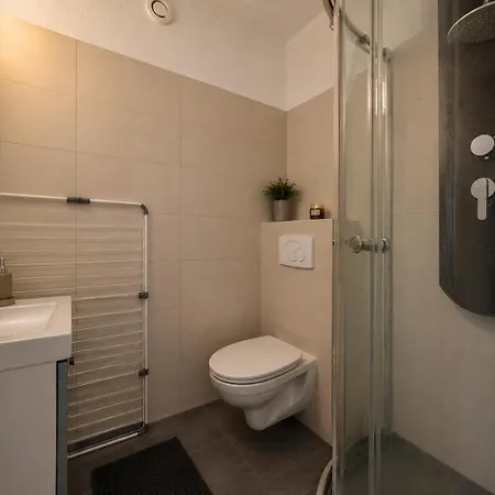 Cannes Marina Budget Apartment *